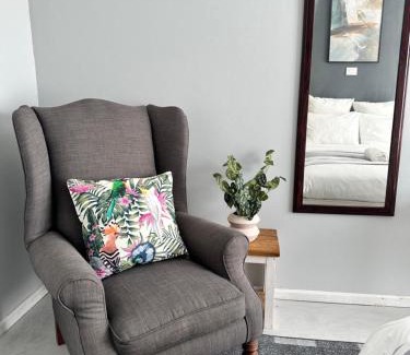 Beacon Bay Apartment | Cozy Hide