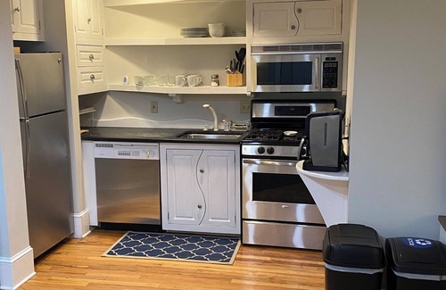 Rotterdam Junction Apartment | Cozy Hideaway! private apartment, minutes to downtown Saratoga Springs.