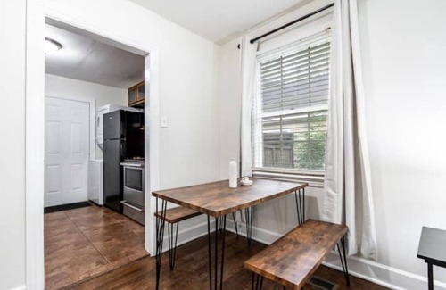 Hillcrest House | Cozy Hillcrest Home