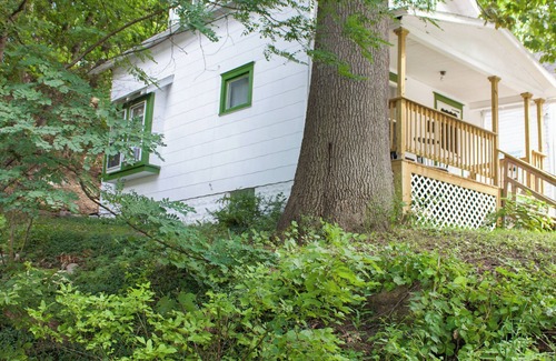 Elizabeth Park Valley House | Cozy Hillside home, designed for both comfort and durability. Pets Welcome