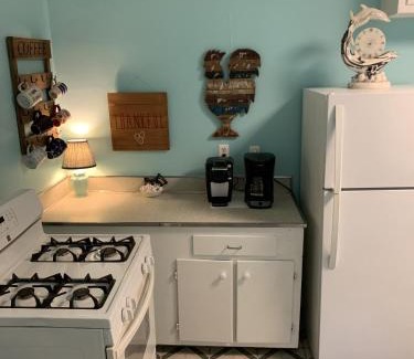 Willoughby Spit House | Cozy Historic Beach House in Ocean View cottage