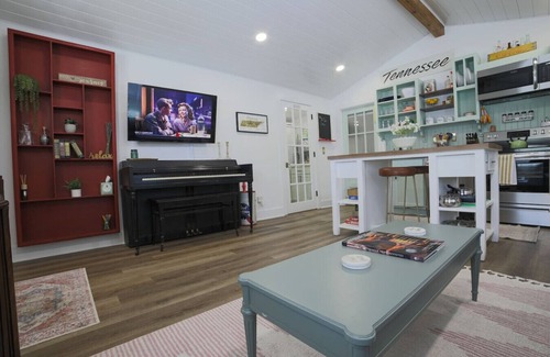 Chattanooga House | Cozy Historic Cottage | Walk to Northshore