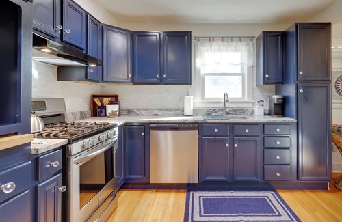 Wakefield-Peacedale House | Cozy Historic Wakefield Home Close to Beaches