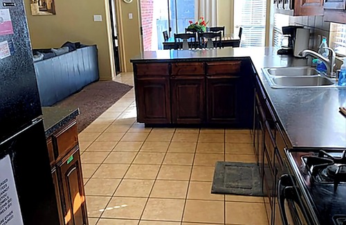 South Arlington House | Cozy hm near Texas ranger stadium