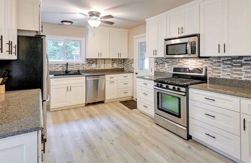 Holcombe House | Cozy Holcombe Home w/ Fire Pit: Near Trails!