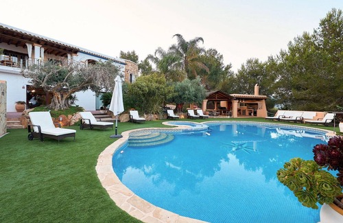Sant Antoni de Portmany House | Cozy home in Sant Antoni de Portman