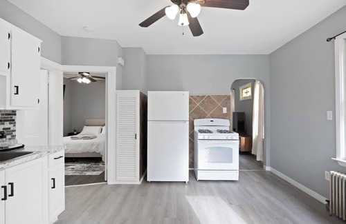 Wallington Apartment | Cozy Home, 19 min to NYC, 3 Car Driveway, Cozy Home, 19 min to NYC, 3 Car Driveway