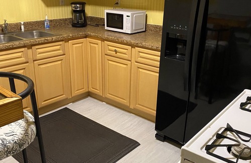 Norwood House | Cozy home 3 BR one on first floor near bathroom and kitchen with 5 beds + futon