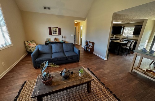 Lawrenceville House | Cozy Home 5 min to Mall of GA, Coolray Field/30 min to Lake Lanier/45 min to Atl
