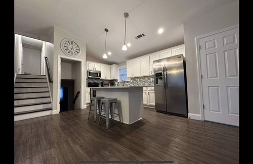 Duluth House | Cozy Home -6 TVs/5Beds Rooms/3Full Baths/13 Sleeps
