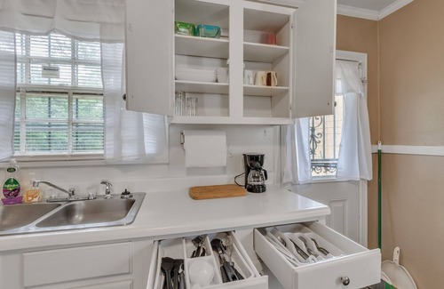 Capital View House | Cozy Home Away From Home In Little Rock 2 Bedroom Home by RedAwning