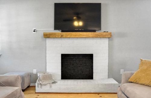 North Charleston House | Cozy Home Away From Home - Pet-friendly, King bed