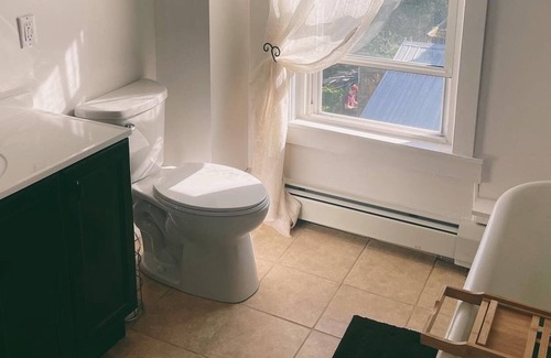 Kezar Falls House | Cozy home between NH mountains and Portland ME