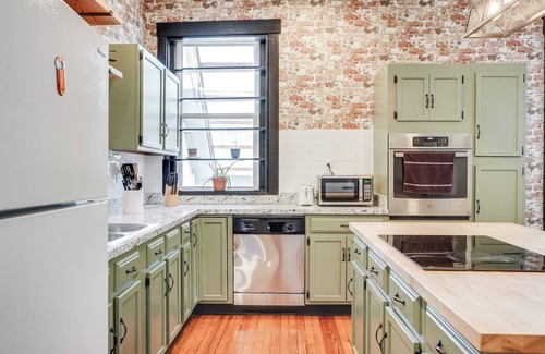 Phoenix Hill House | Cozy Home By Downtown&Nulu|Private Backyard/Patio