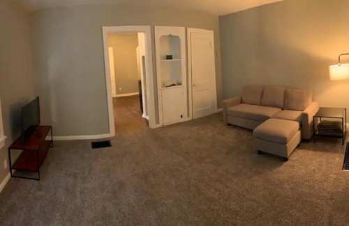 Dayton House | Cozy Home Close to University & Oregon District