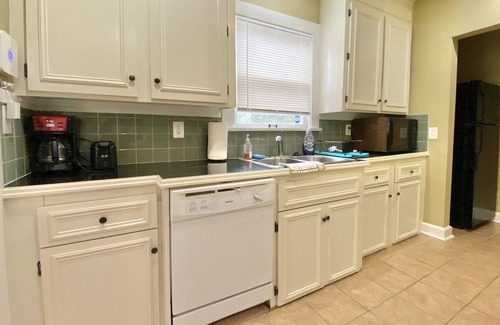 Cleveland Heights House | Cozy Home for Travelers & Patients, Pets Welcome