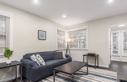 Grandview Heights Apartment | Cozy home - heart of the city close to everything!