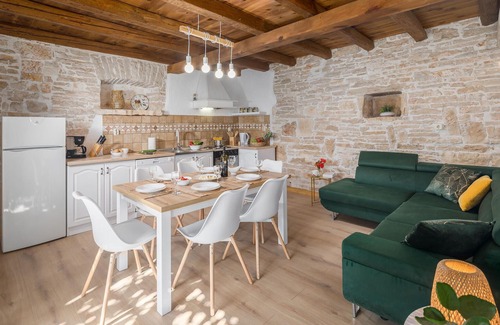 Brajkovici House | Cozy home in Brajkovici with WiFi
