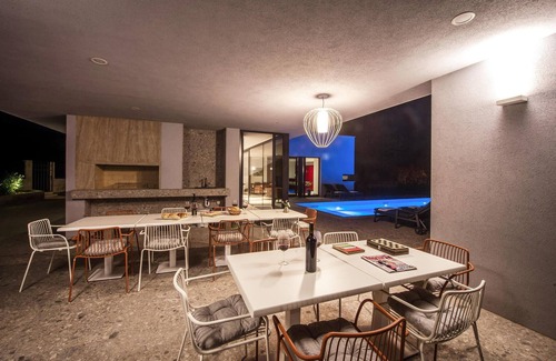 Donji Prolozac House | Cozy home in Donji Prolozac with sauna