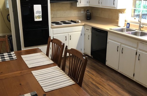 Lilburn House | Cozy Home in Great Neighborhood