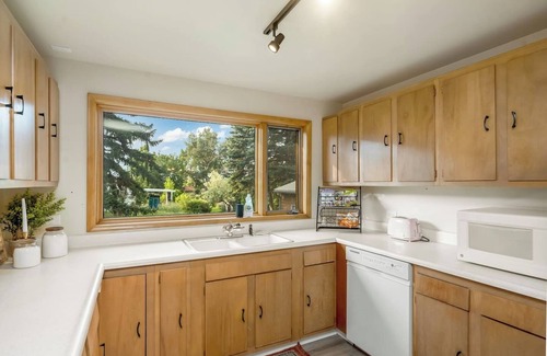 Great Falls House | Cozy home in Greatfalls