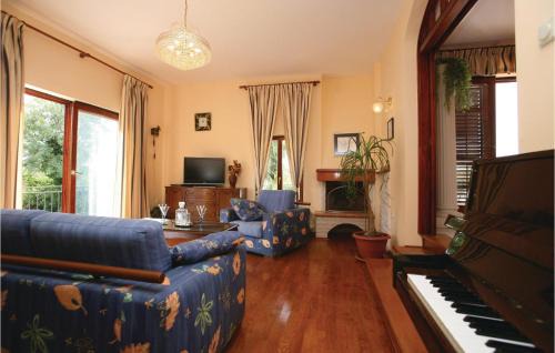 Kapelica House | Cozy Home In Kapelica With Wifi