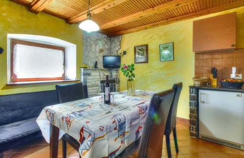 Kastel House | Cozy home in Kastel with WiFi