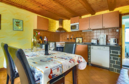 Kastel House | Cozy home in Kastel with WiFi