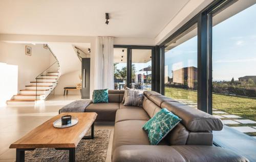 Kastelir House | Cozy Home In Kastelir With Sauna