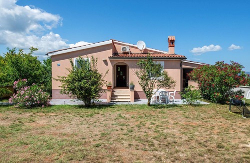 Kavran House | Cozy home in Kavran with WiFi