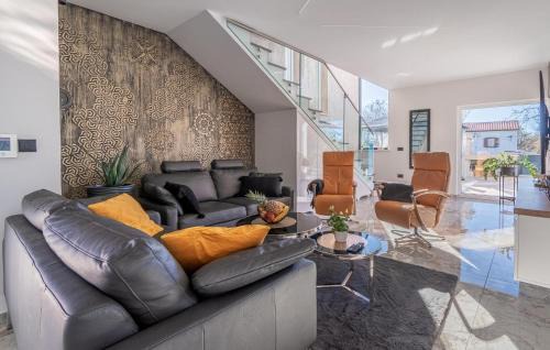 Kapelica House | Cozy Home In Labin With Sauna