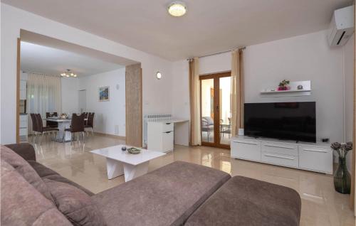 Sveta Nedelja House | Cozy Home In Labin With Wifi