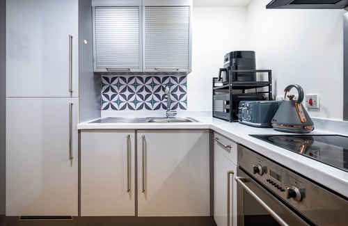 St George's Quarter Apartment | Cozy home in Liverpool City Centre - Peaceful Sleep!