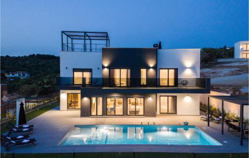 Jakisnica House | Cozy Home In Lun With Sauna