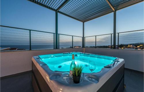 Jakisnica House | Cozy Home In Lun With Sauna