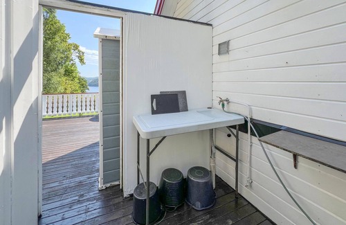 Lyngdal House | Cozy home in Lyngdal with kitchen