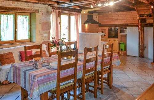Montignac House | Cozy home in Montignac with kitchenette