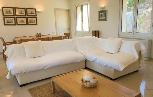 Kontos House | Cozy Home In Perdika With Kitchen