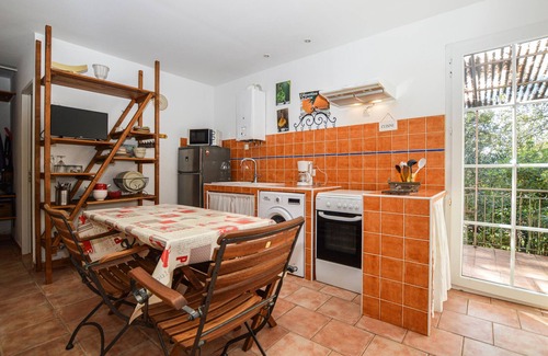 Afa House | Cozy home in Piscia Rossa with WiFi