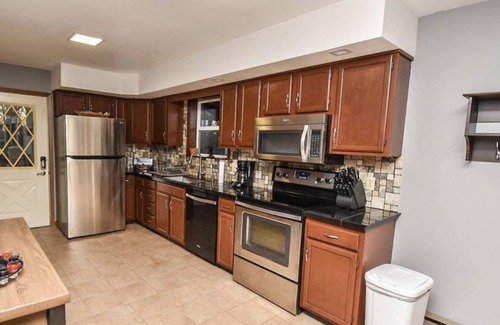 Bushkill House | Cozy home in Poconos: Fireplace, Views.