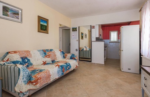 Primosten House | Cozy home in Primosten with kitchen