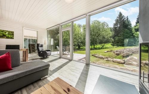 Ruhla House | Cozy Home In Ruhla With Kitchen