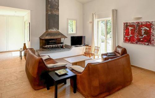Salernes House | Cozy Home In Salernes With Wifi