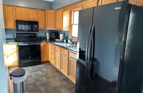 Logan House | Cozy home in the heart of Hocking Hills * with Hot Tub *