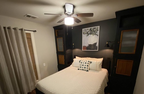 Waleska House | Cozy home in the heart of Waleska! Right beside Reinhardt University.