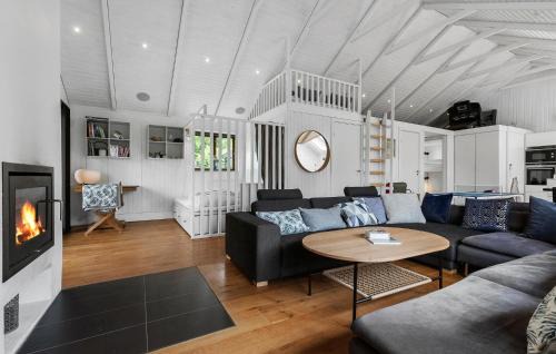 Vejby House | Cozy Home In Vejby With Sauna