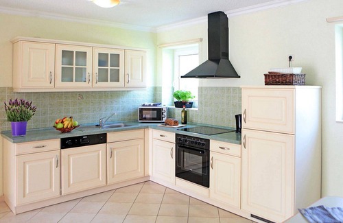 Verchen House | Cozy home in Verchen with WiFi
