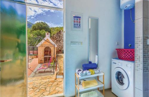 Sestanovac House | Cozy Home In Zezevica With Sauna