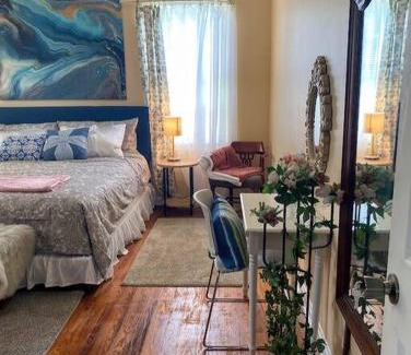 Jacksonville House | Cozy home, King bed, 3 bedrooms,close to downtown beaches towncenter