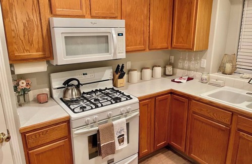 Southwest Ada County Alliance House | Cozy home located next to everything you need ✈️🛍🛣🍽